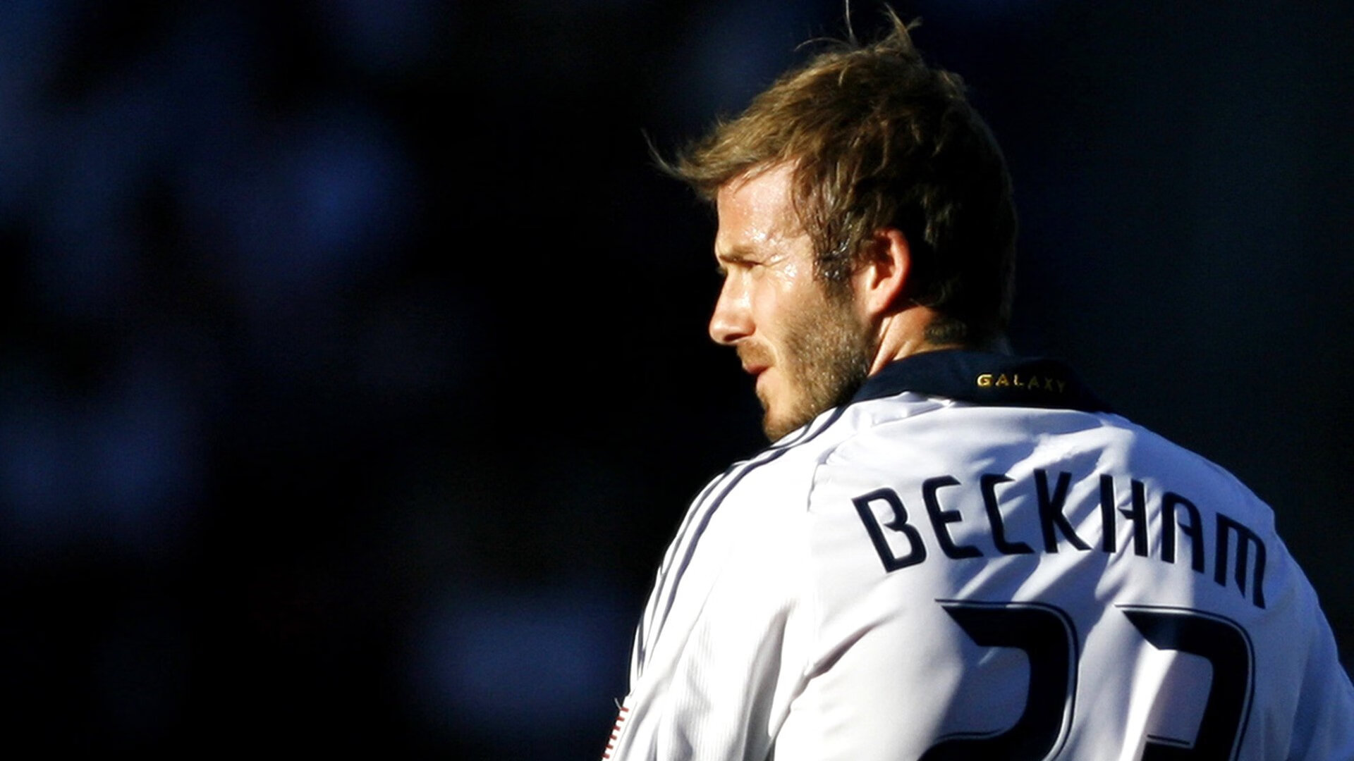 开云体育官网-欧冠决赛夜的禁区之王，当足球的终极舞台照见篮球的决胜心脏